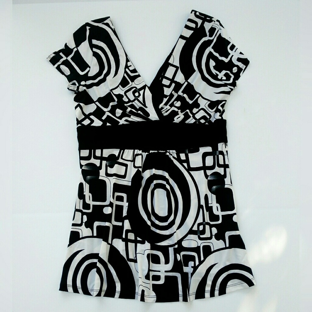 Perception New York V-Neck Black & White
